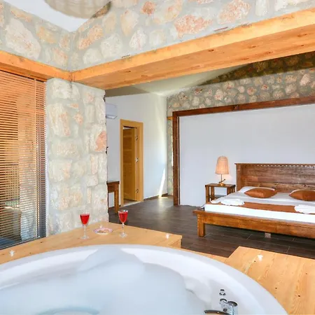 2 Bedroom Private With Infinity Pool And Sea View Willa